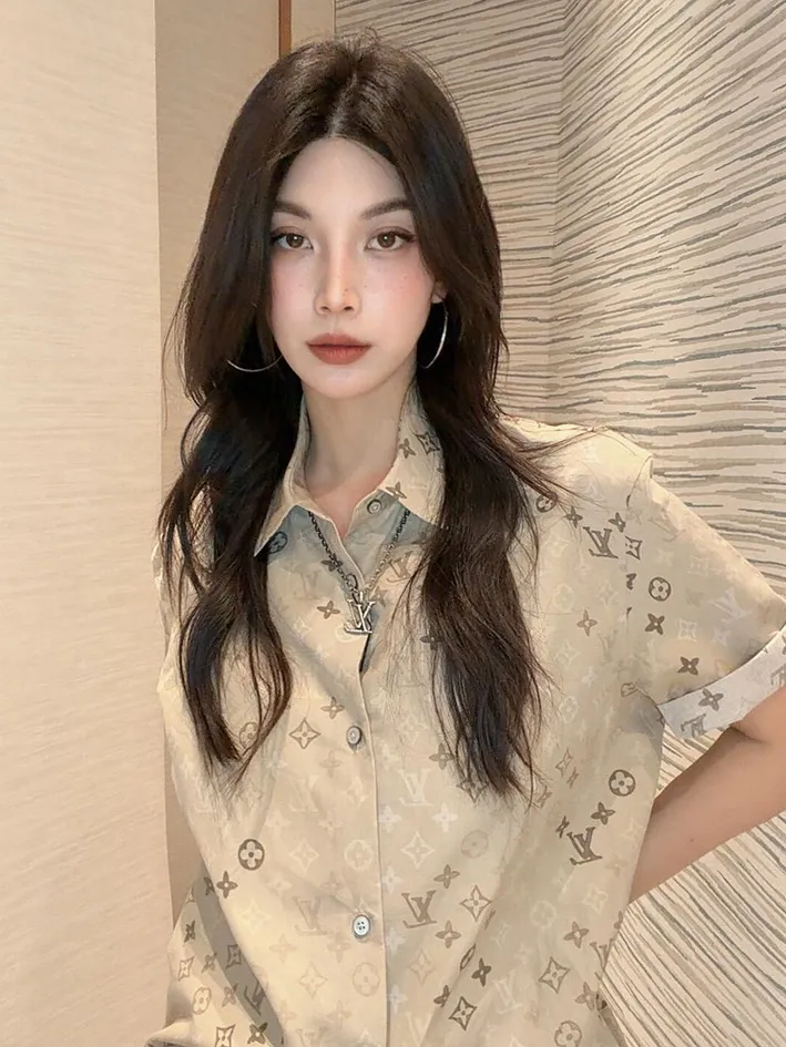 Louis Vuitton/ Khaki